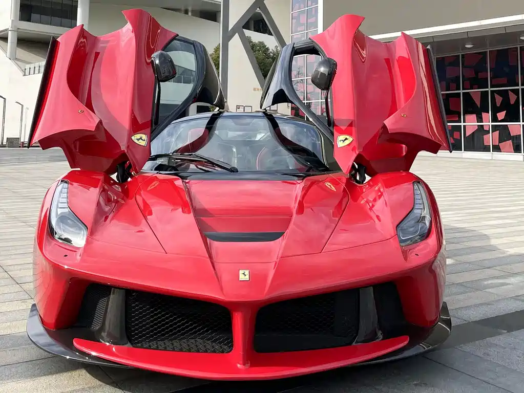 Ferrari LaFerrari 2016 — фото 1