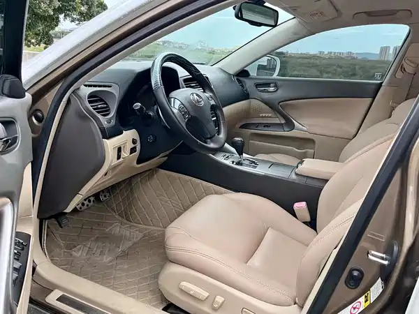 Lexus IS 2009