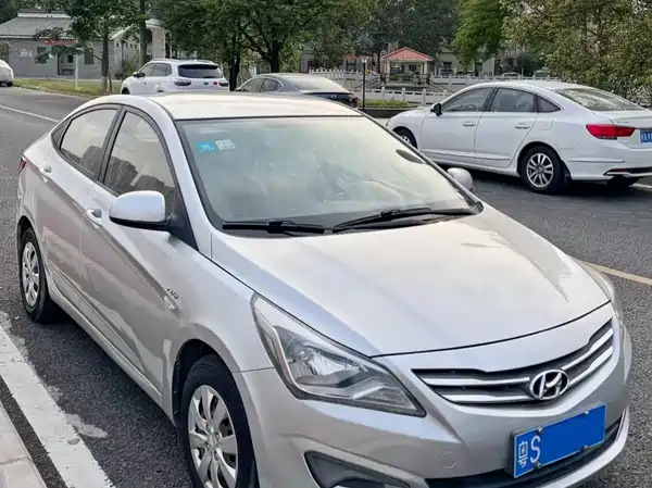 Hyundai Accent 2014