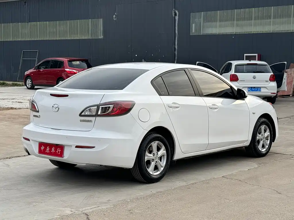 Mazda 3 Xingcheng 2013 — фото 18