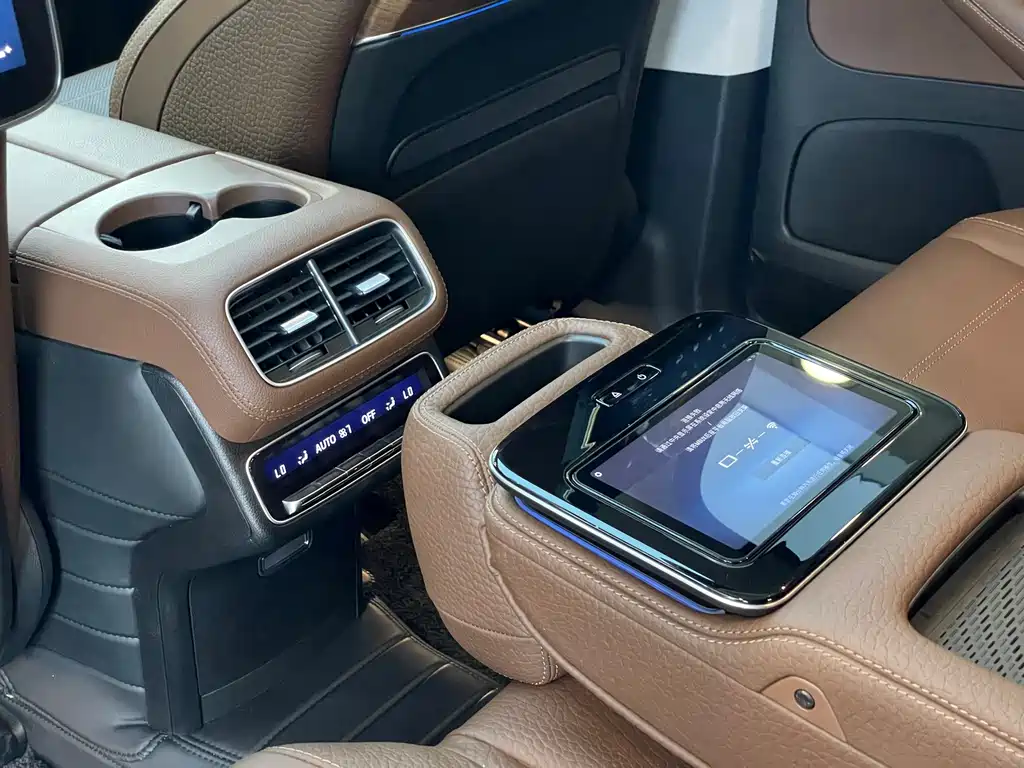 Mercedes-Benz GLS 2024 — фото 14