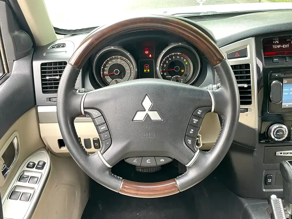 Mitsubishi Pajero 2019 — фото 12