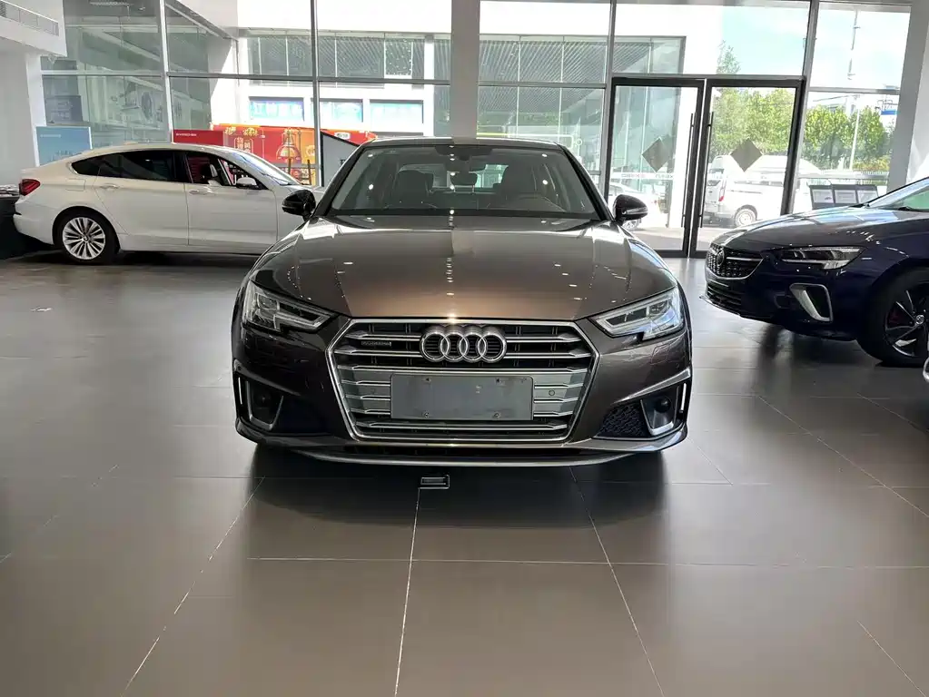 Audi A4L 2019 — фото 2