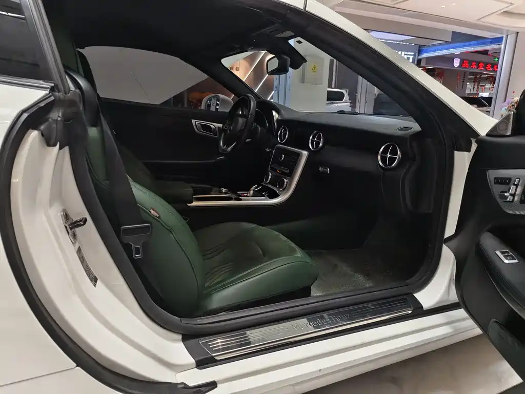 Mercedes-Benz SLC 2018 — фото 19
