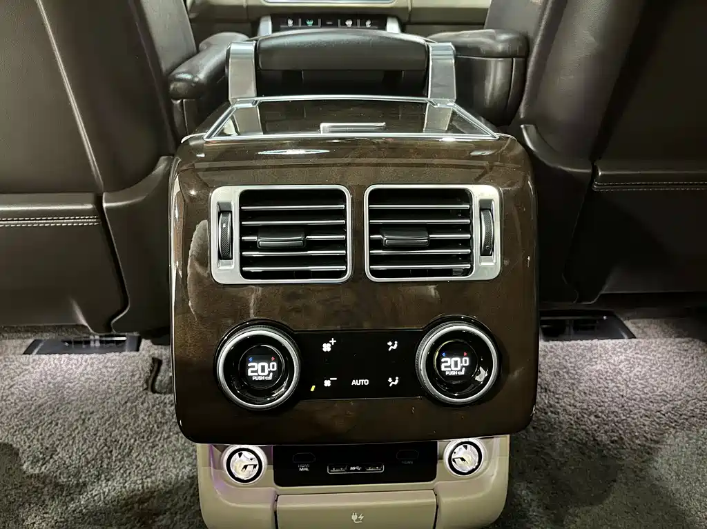 Land Rover Range Rover 2021 — фото 11