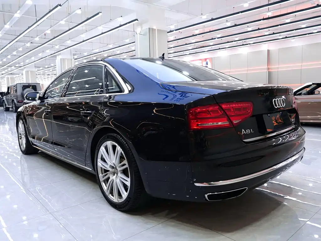 Audi A8 2016 — фото 7