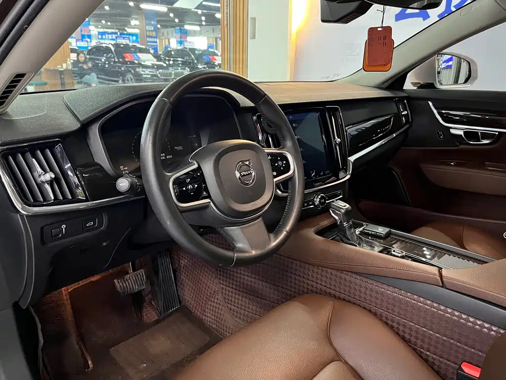 Volvo S90 2018 — фото 9