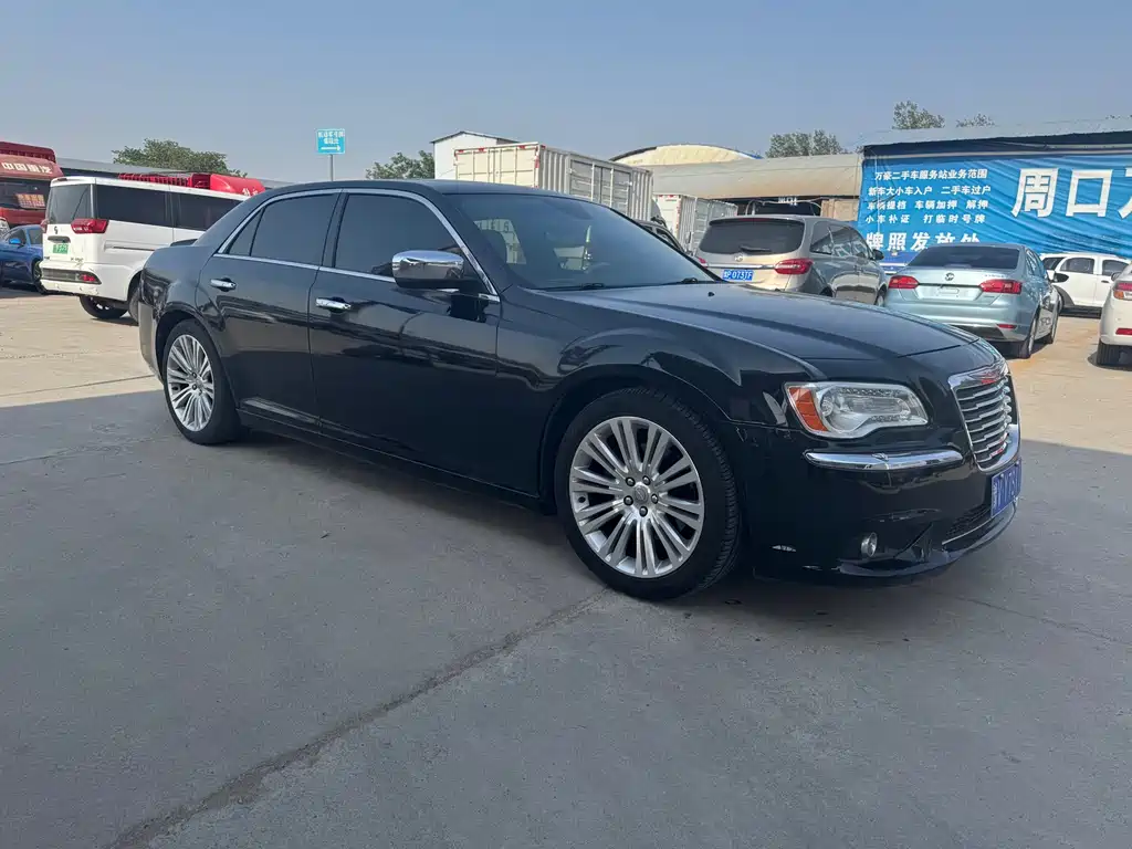 Chrysler 300C 2015 — фото 3