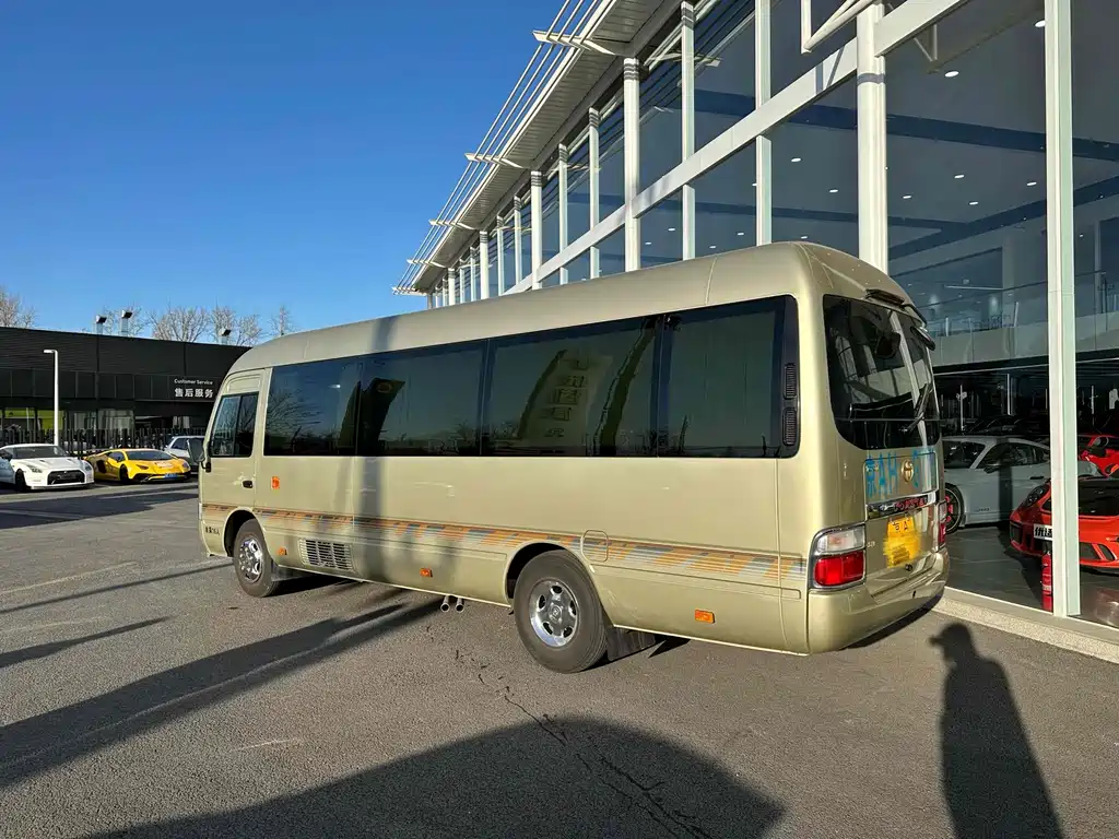 Toyota Coaster 2018 — фото 5