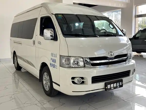 Toyota HIACE 2011