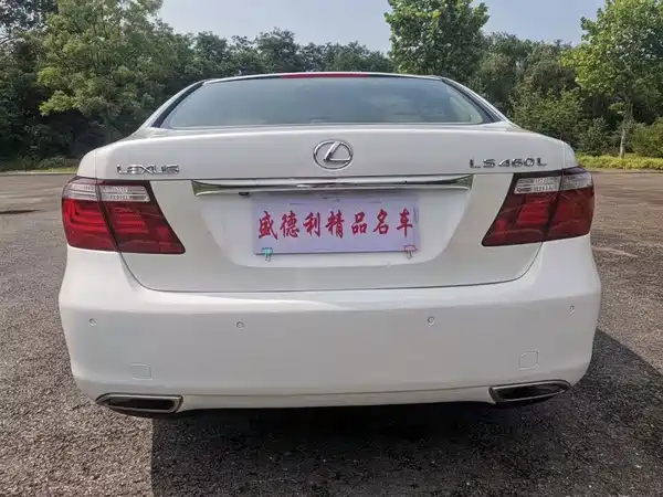 Lexus LS 2006