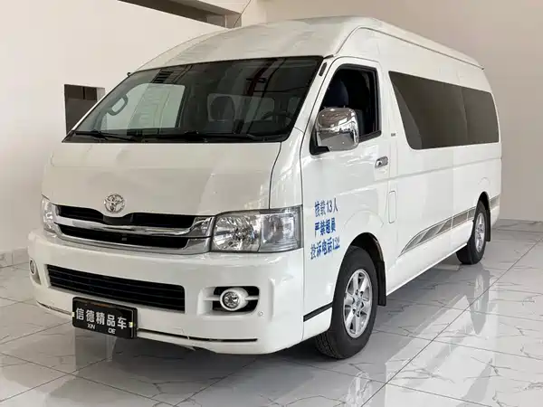 Toyota HIACE 2011