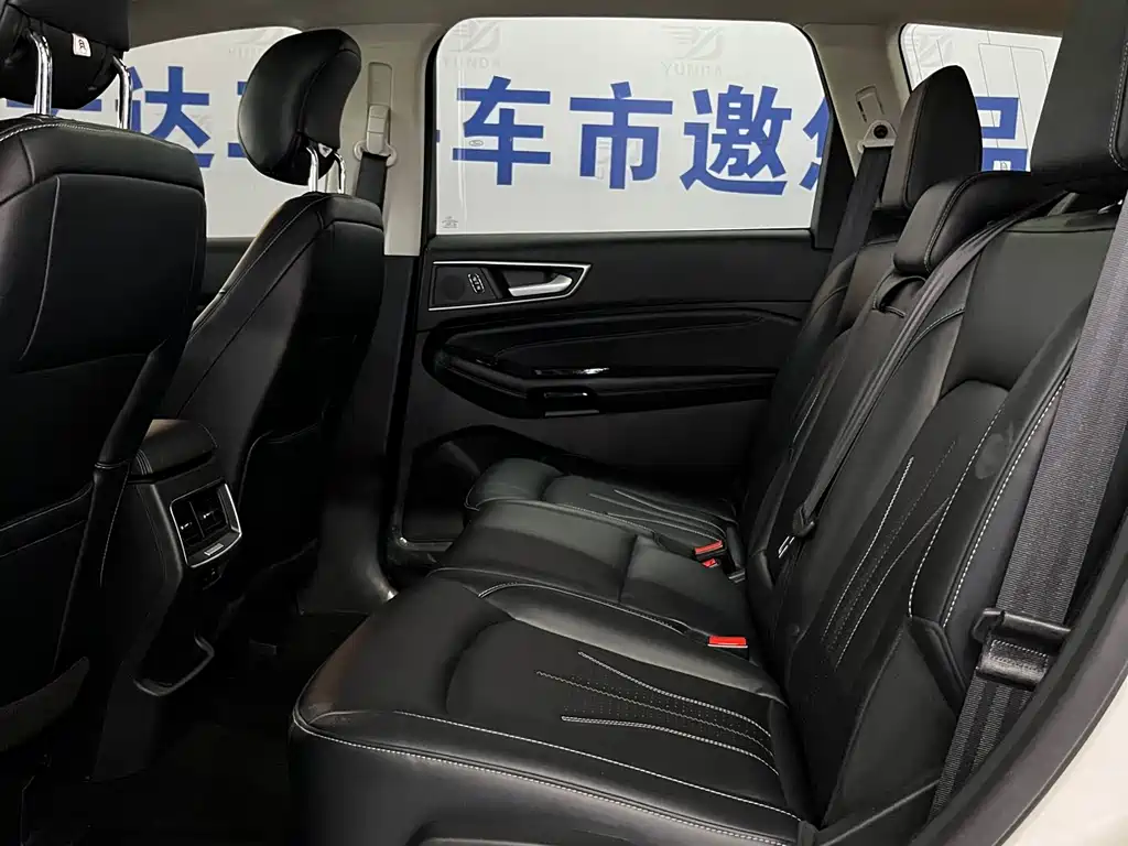 Ford Edge 2022 — фото 11