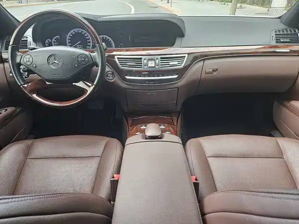 Mercedes-Benz S-Class 2012