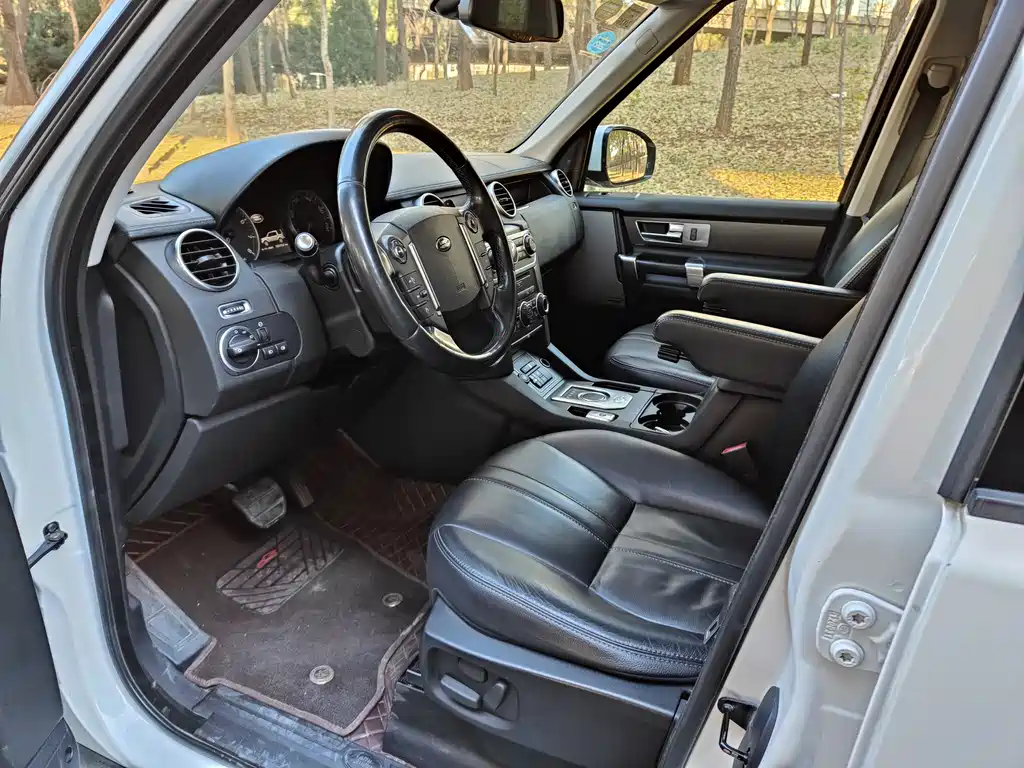 Land Rover Discovery 2016 — фото 8