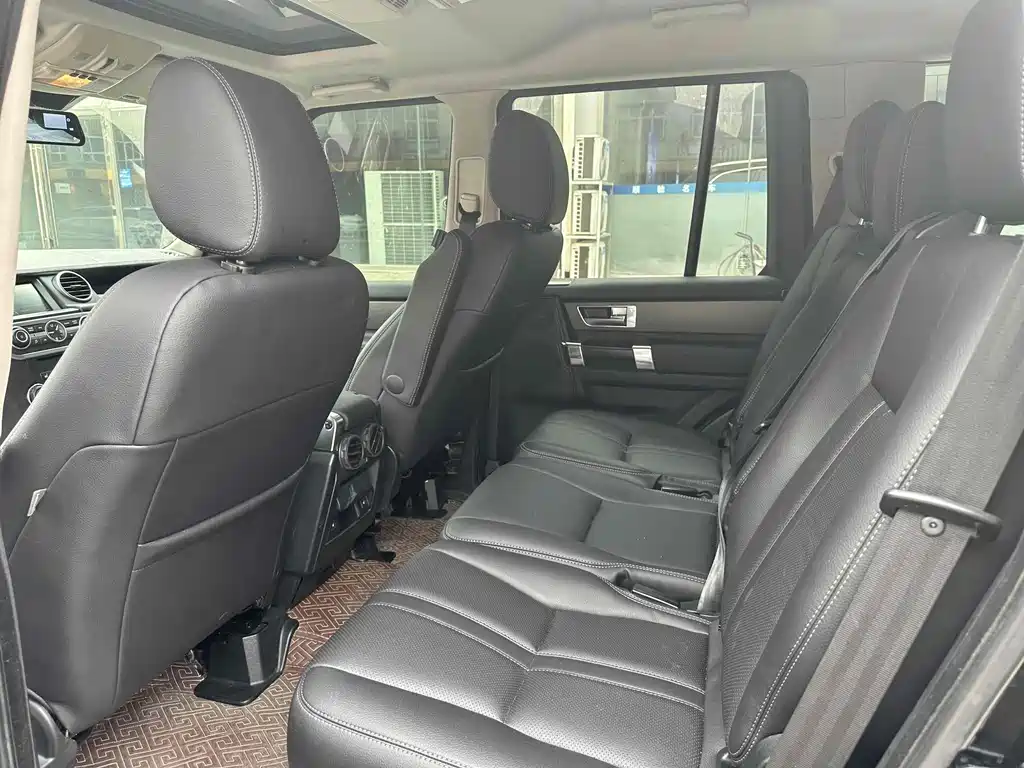 Land Rover Discovery 2015 — фото 10