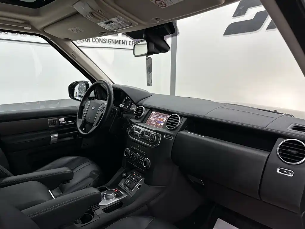Land Rover Discovery 2015 — фото 17