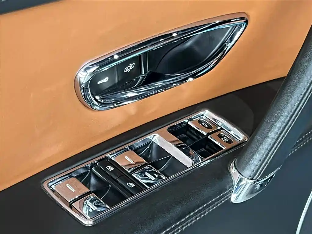 Bentley Flying Spur 2014 — фото 24