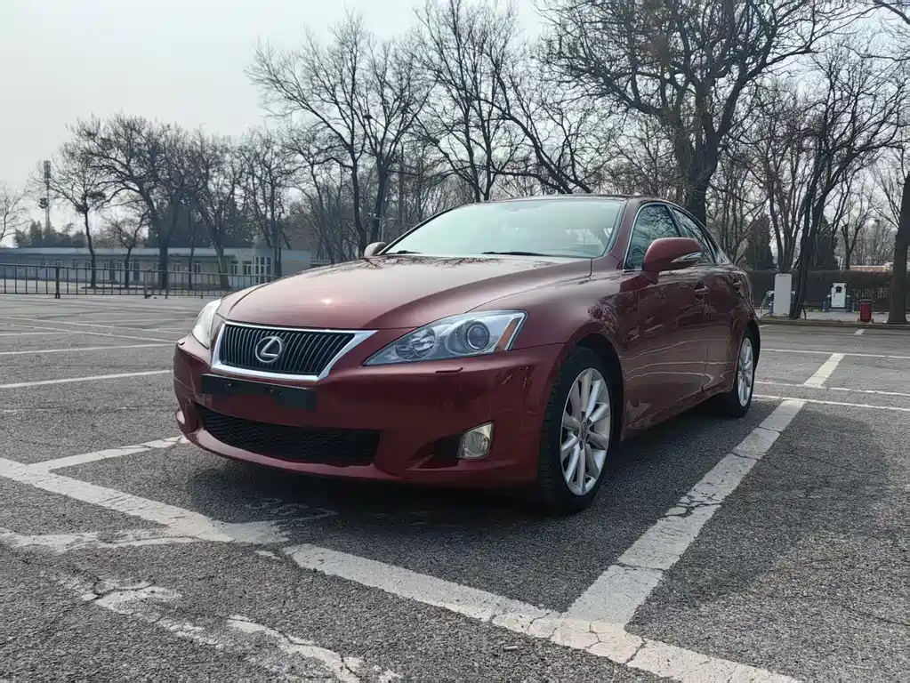 Lexus IS 2010
