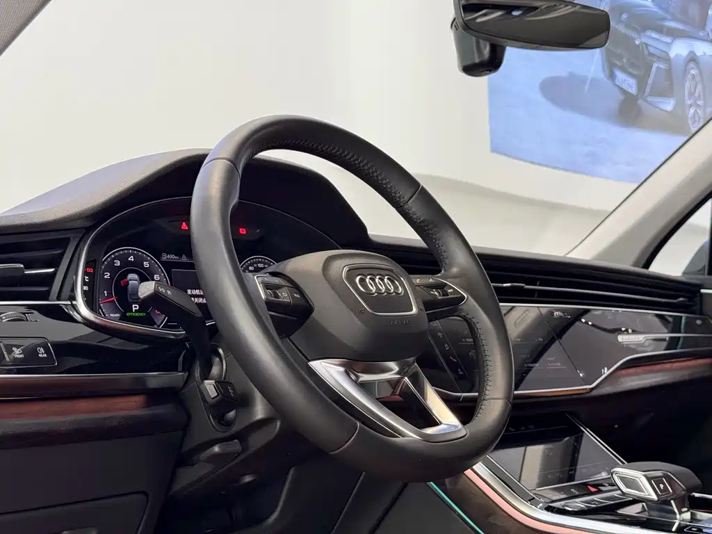 Audi Q7 2020 — фото 12