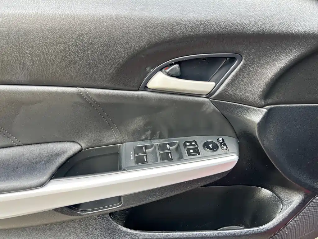 Honda Crosstour 2013 — фото 15