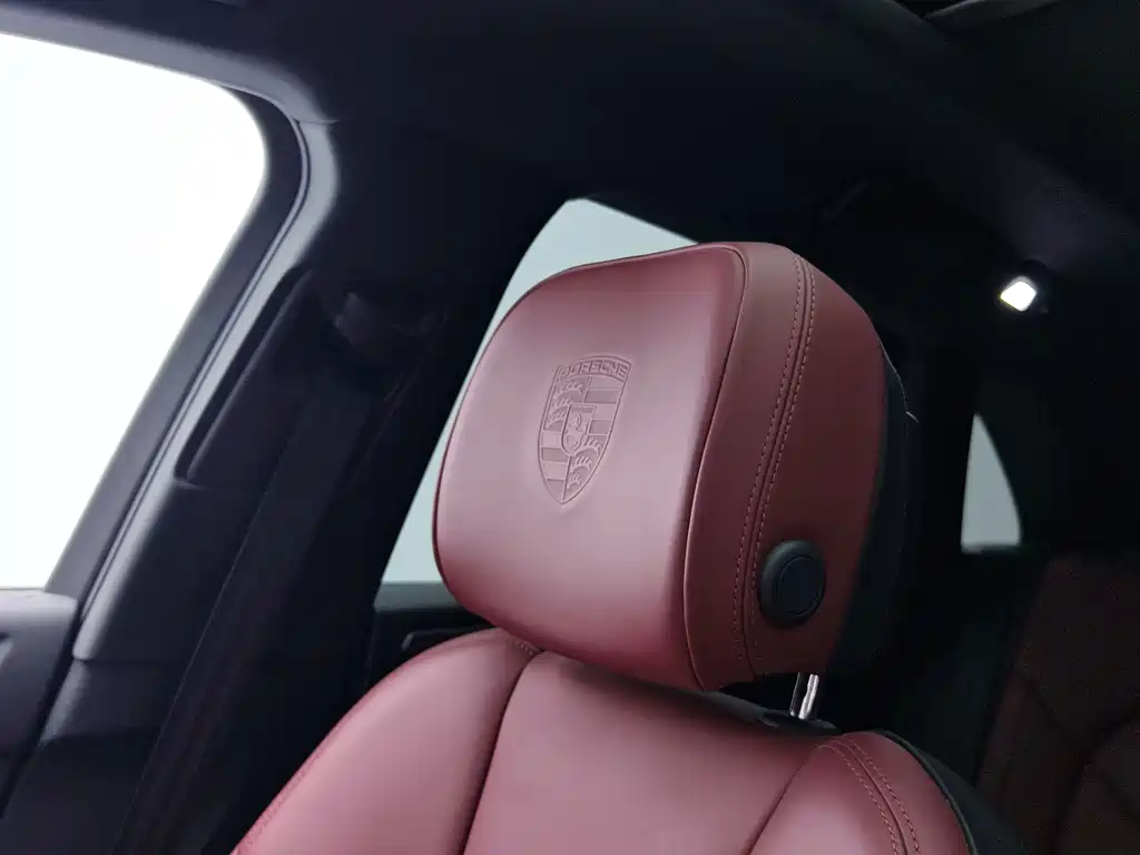 Porsche Macan 2023 — фото 10