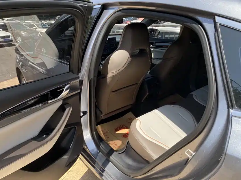 BYD Qin PLUS 2023 — фото 11