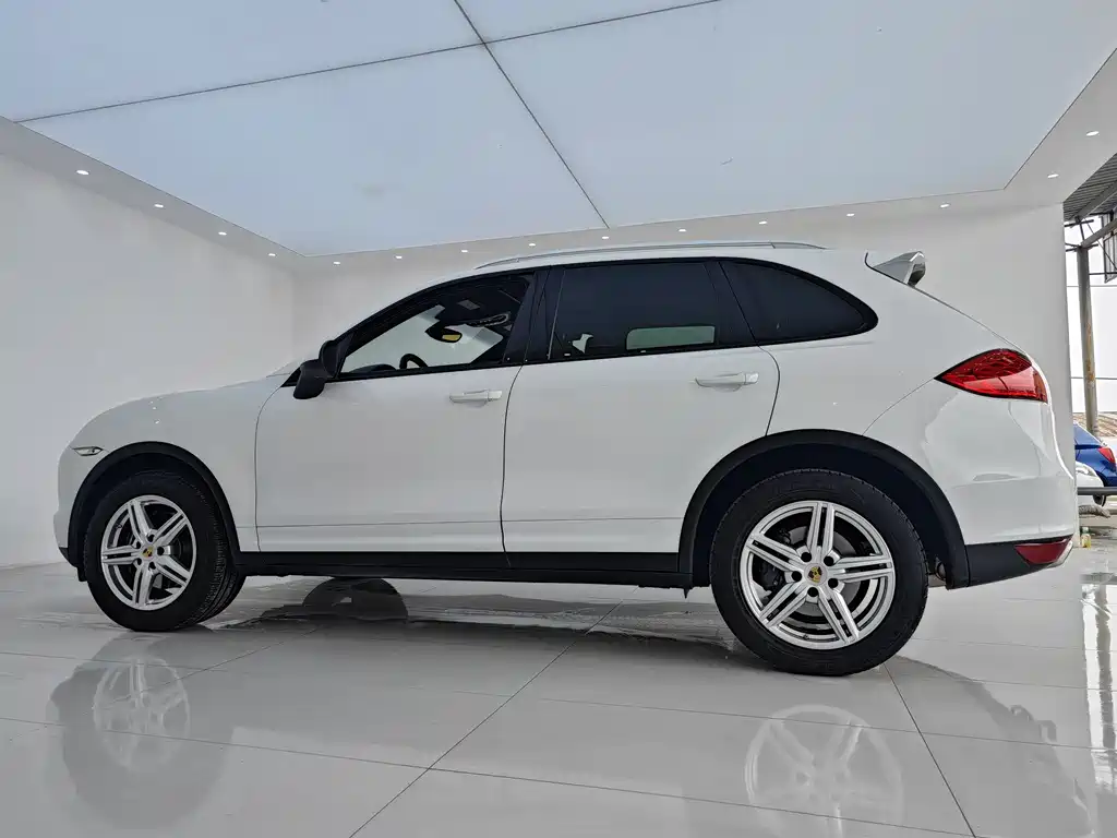 Porsche Cayenne 2015 — фото 12
