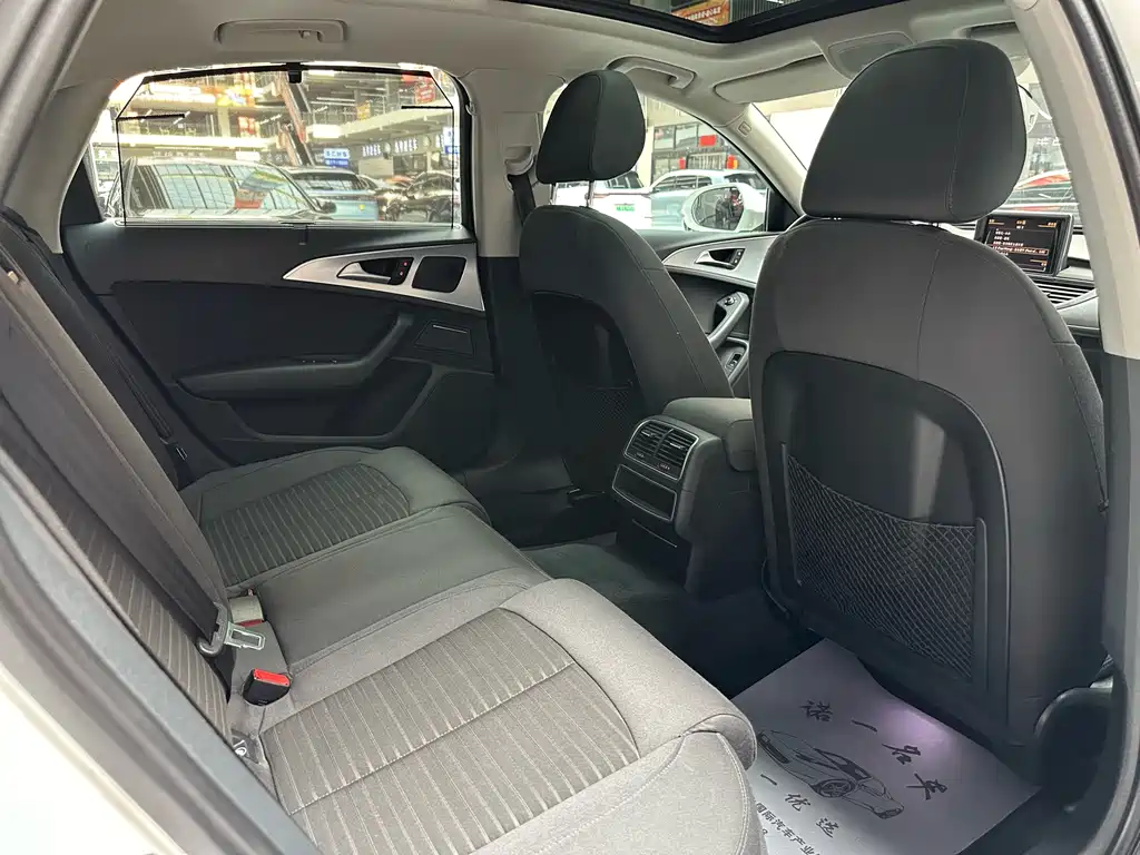 Audi A6L 2015 — фото 23