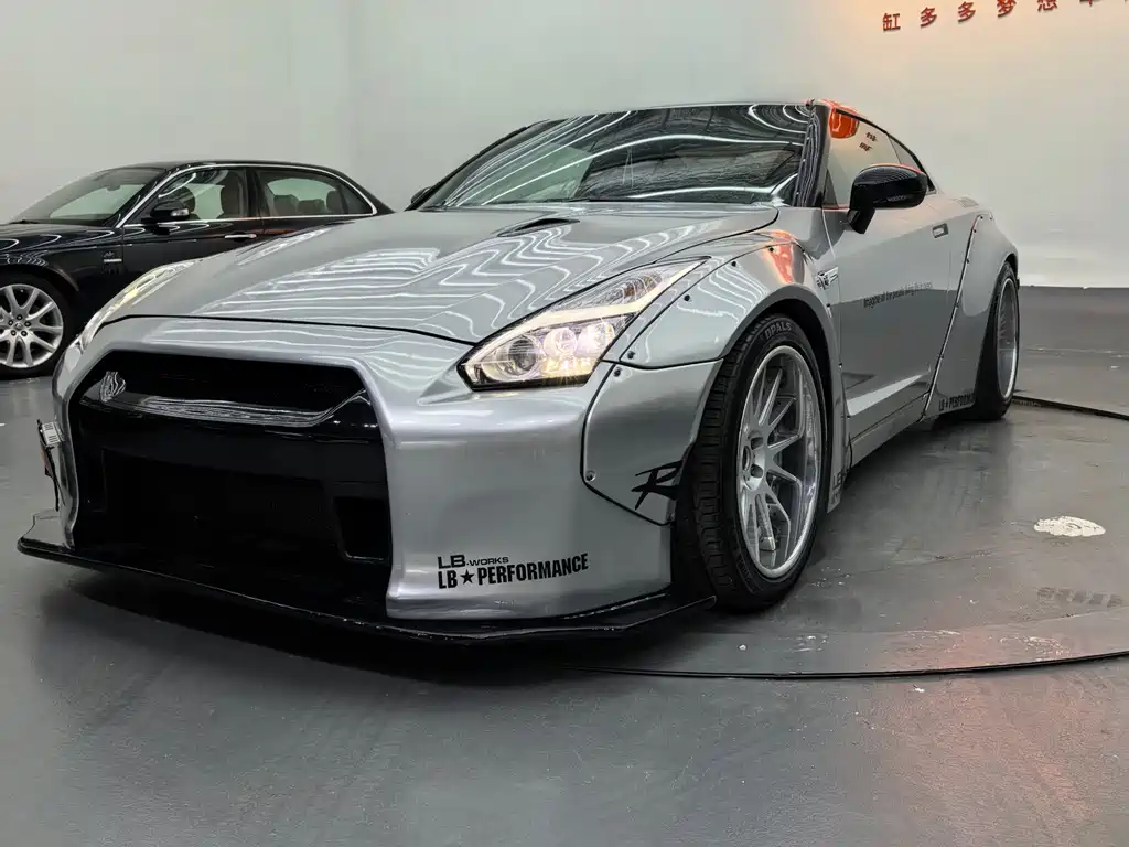 Nissan GT-R 2015 — фото 9