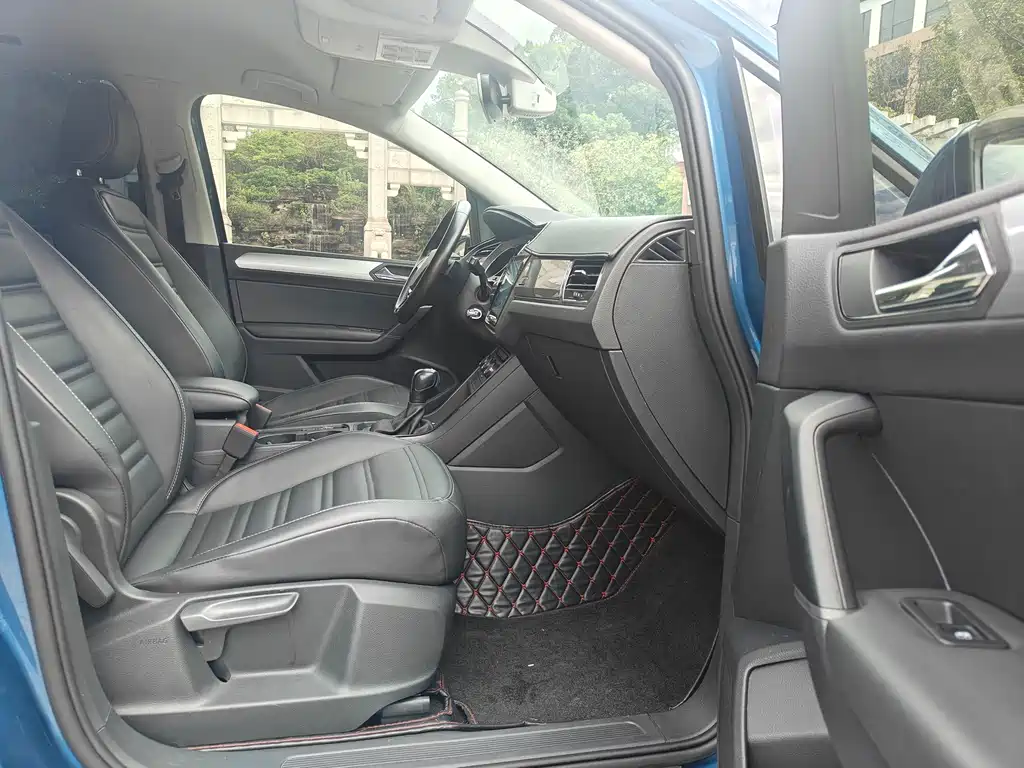 Volkswagen Touran 2019 — фото 16