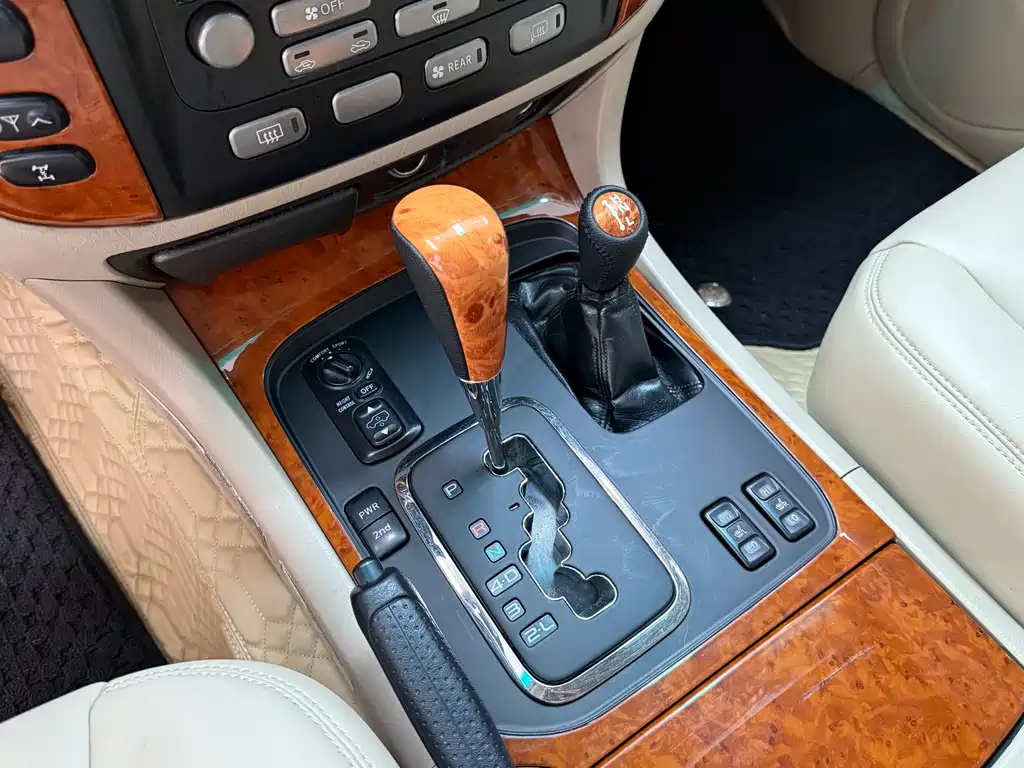 Toyota Land Cruiser 2004