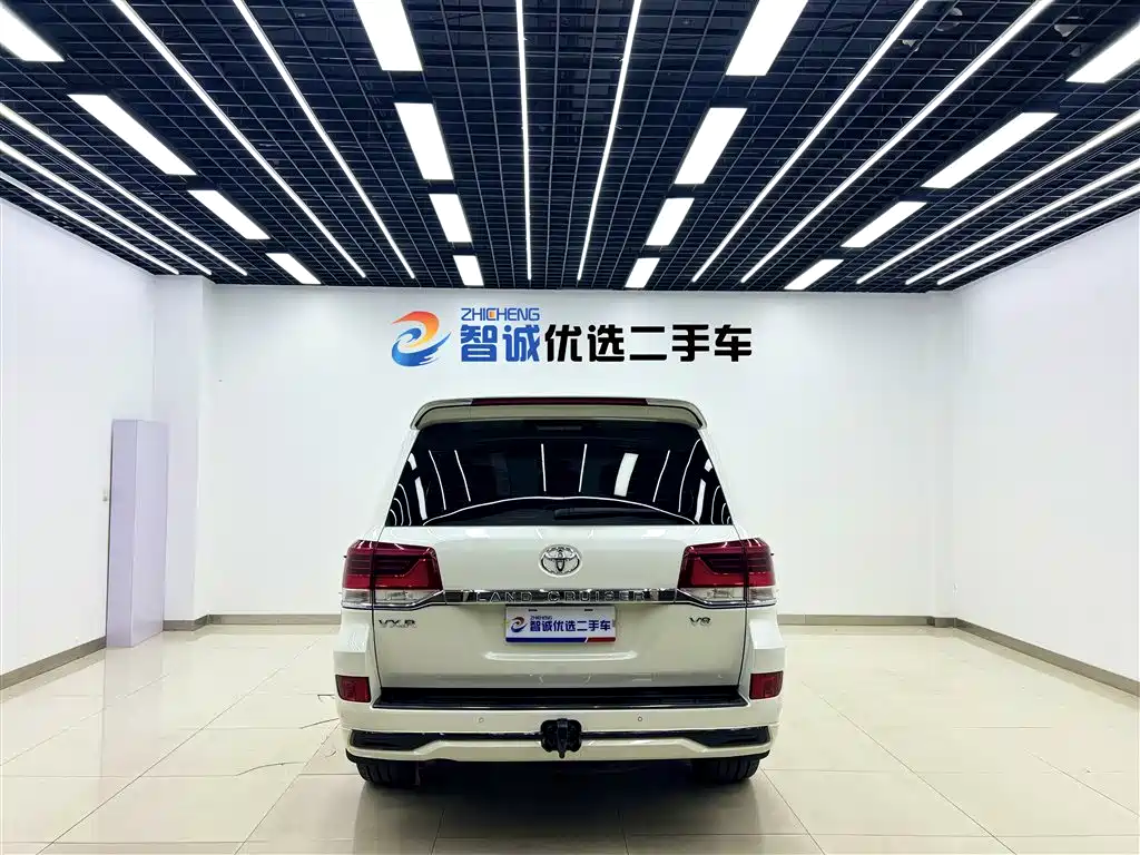 Toyota Land Cruiser 2019 — фото 3