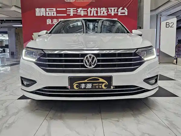 Volkswagen Sagitar 2019