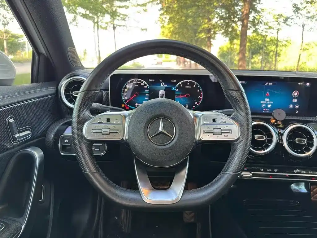 Mercedes-Benz A-Class 2019 — фото 5