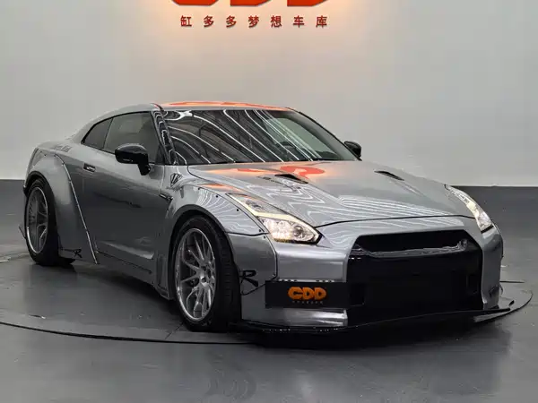 Nissan GT-R 2012