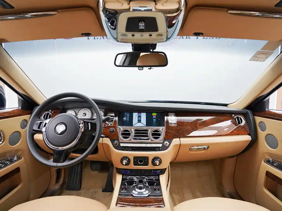 Rolls-Royce Ghost 2013 — фото 16
