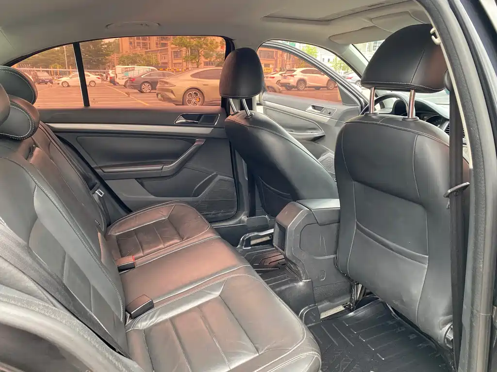 Volkswagen Lavida 2015