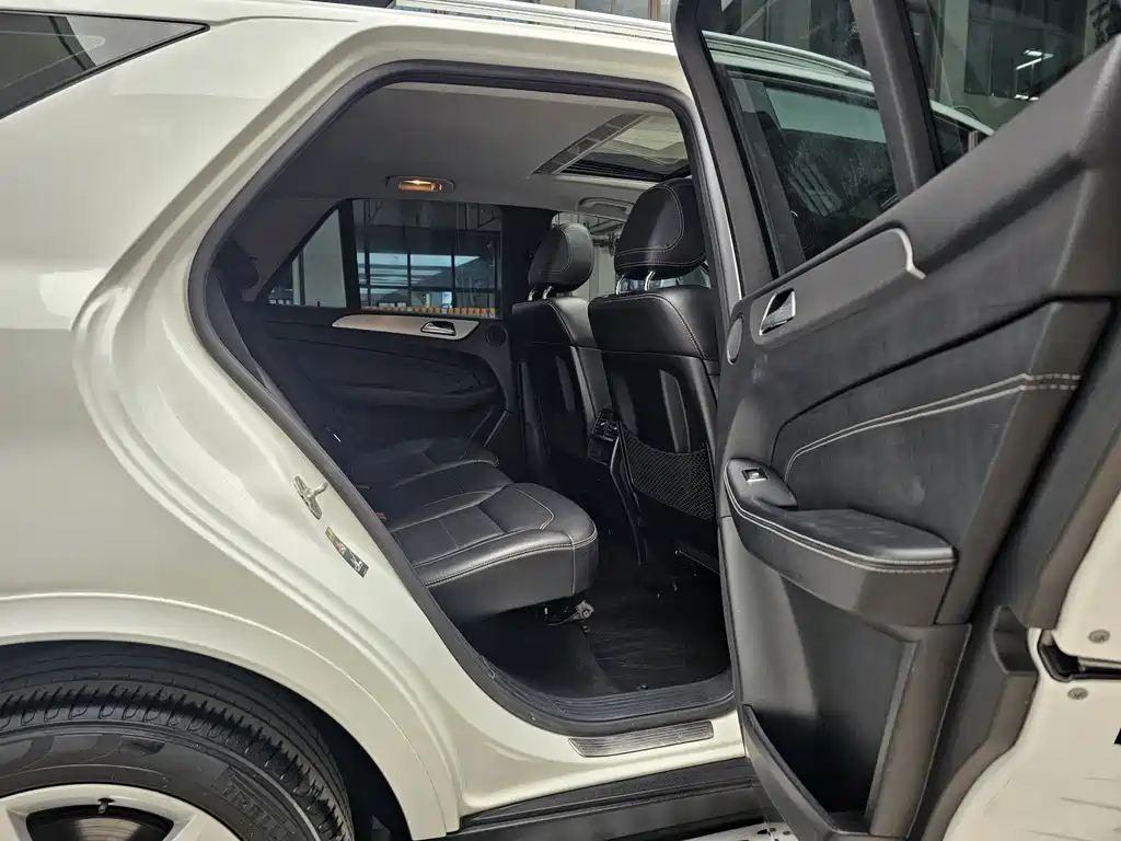 Mercedes-Benz M-Class 2015 — фото 16