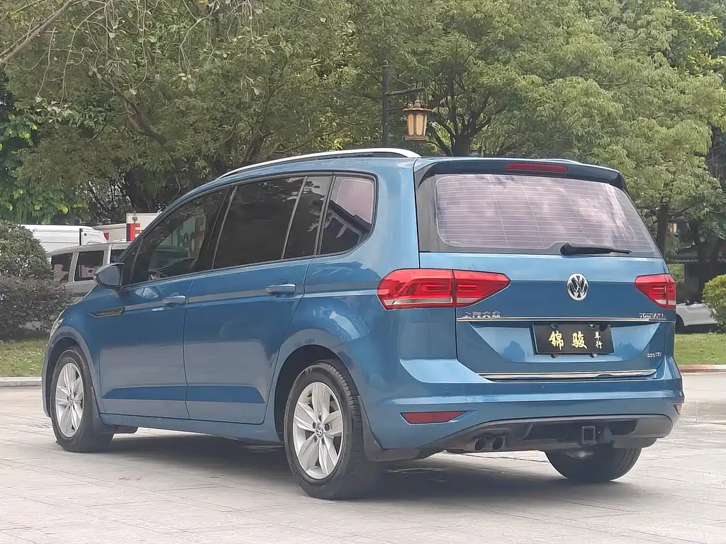 Volkswagen Touran 2019 — фото 6