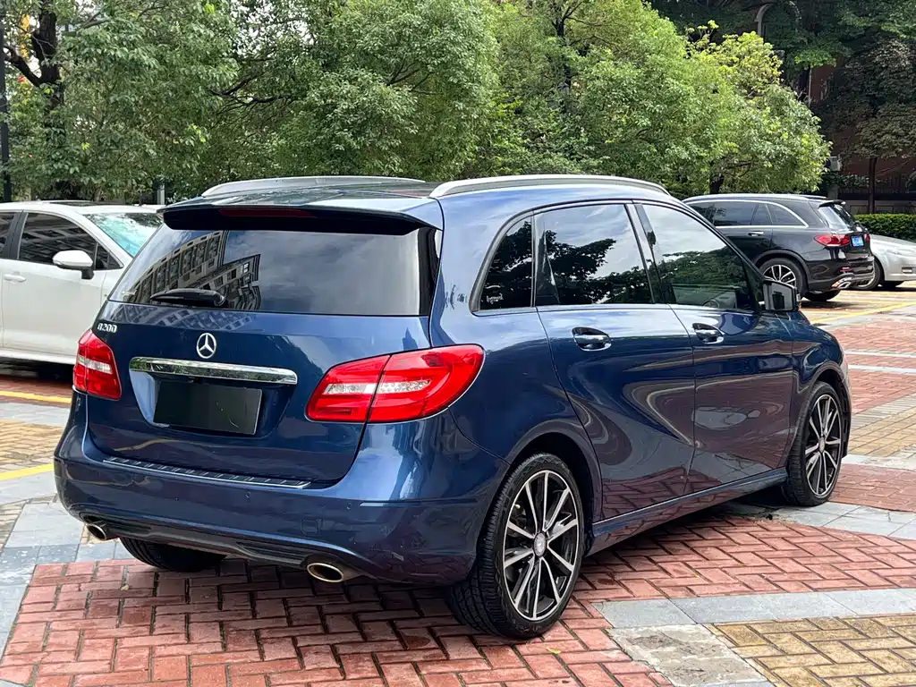 Mercedes-Benz B-Class 2012