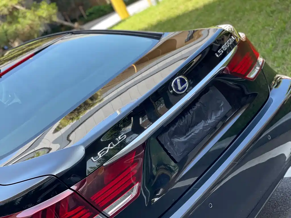 Lexus LS 2014 — фото 16