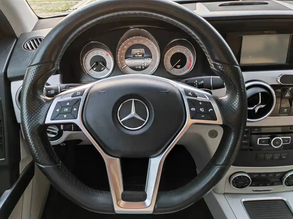 Mercedes-Benz GLK-Class 2015 — фото 14