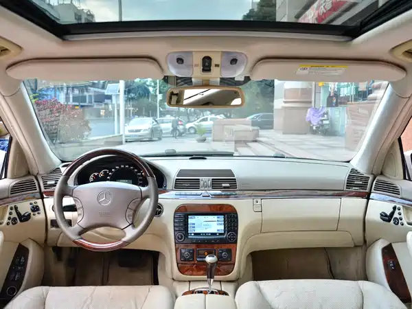 Mercedes-Benz S-Class 2004