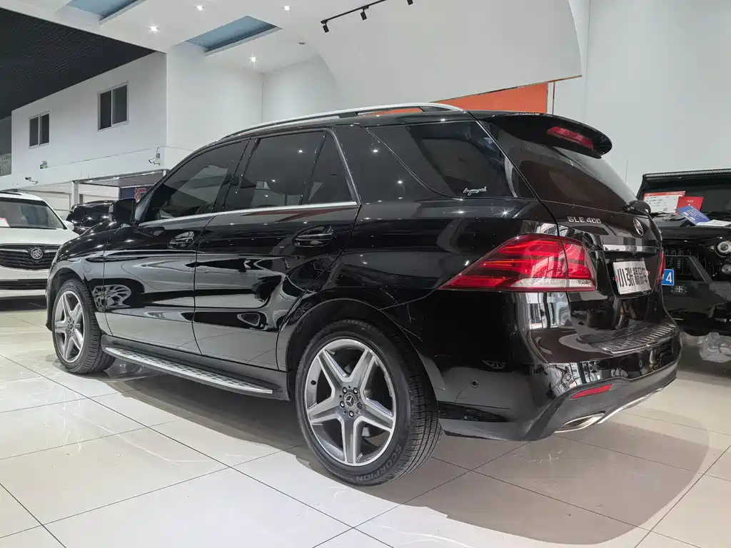 Mercedes-Benz GLE 2017 — фото 18