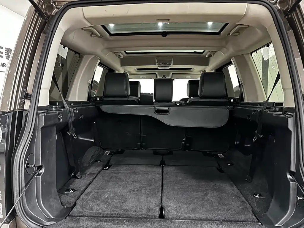 Land Rover Discovery 2015 — фото 20