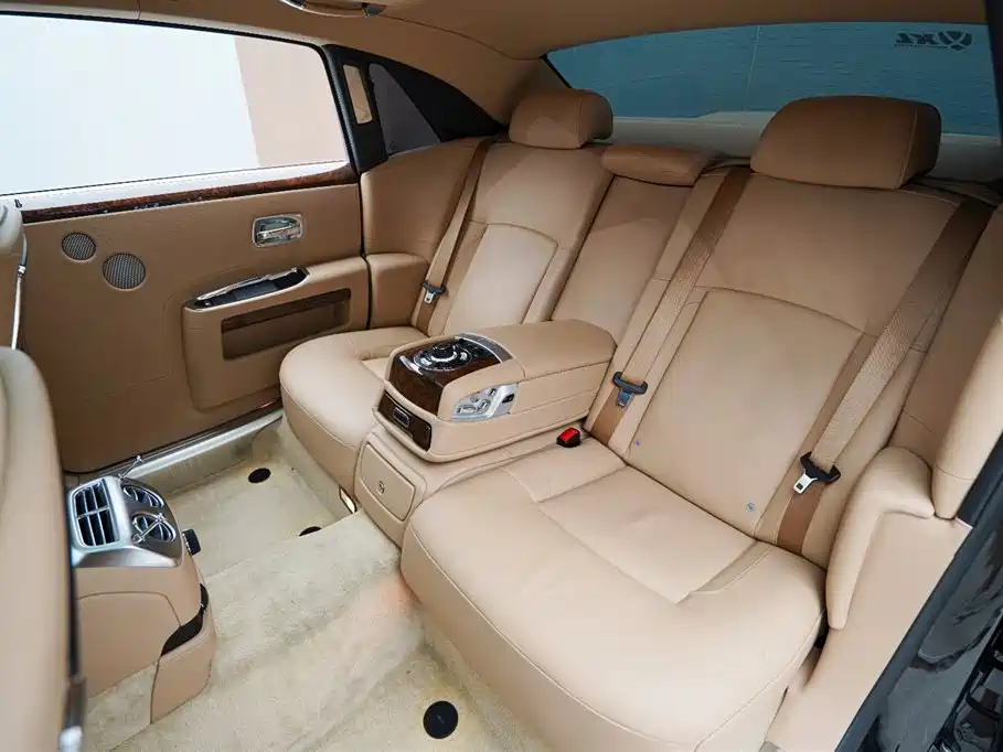 Rolls-Royce Ghost 2013 — фото 18