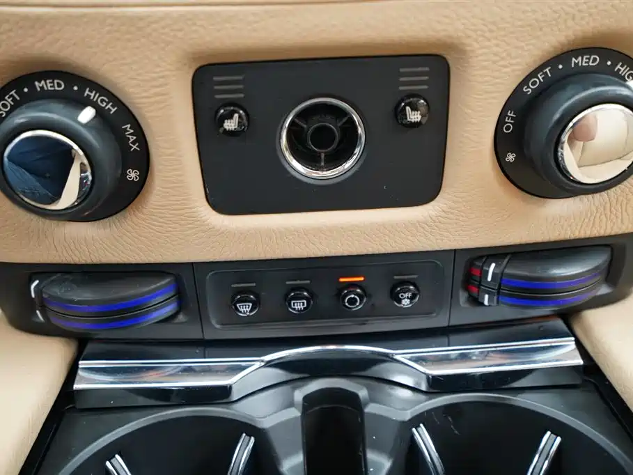 Rolls-Royce Ghost 2013 — фото 13