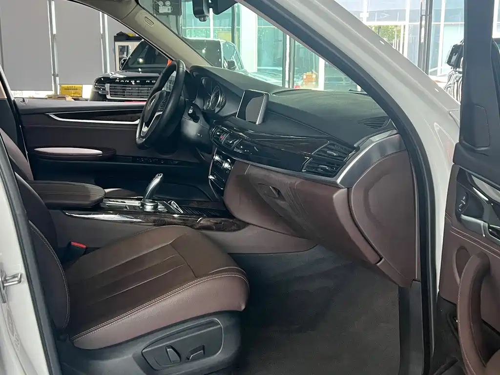BMW X5 2018 — фото 11