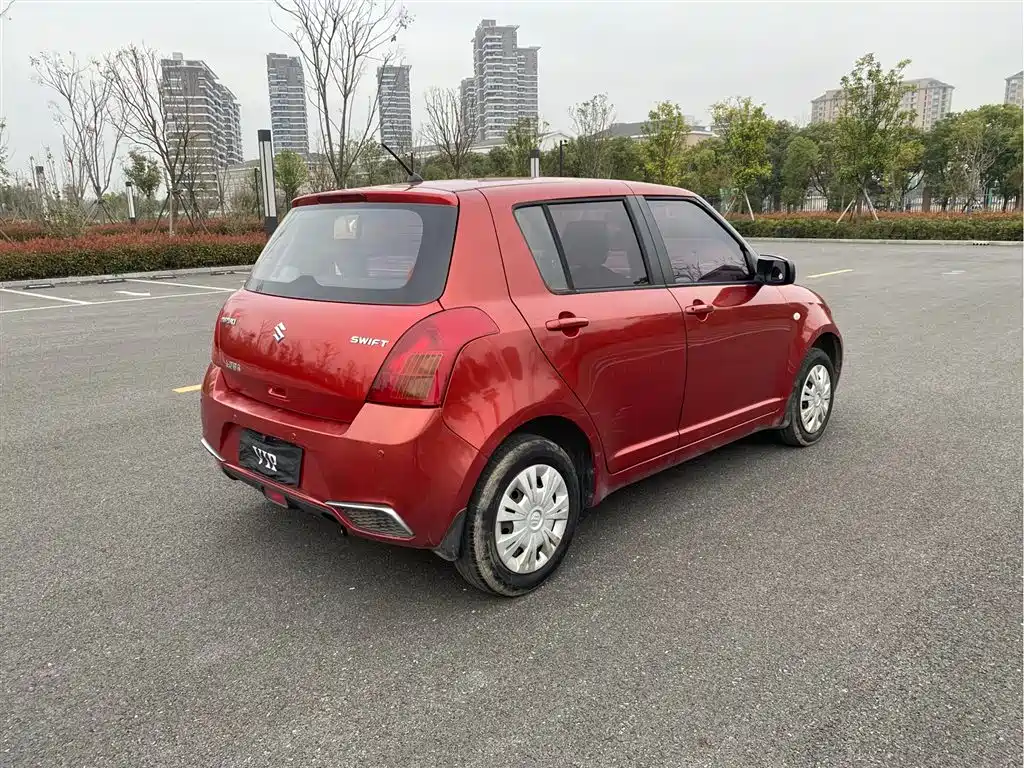 Suzuki Swift 2015 — фото 5